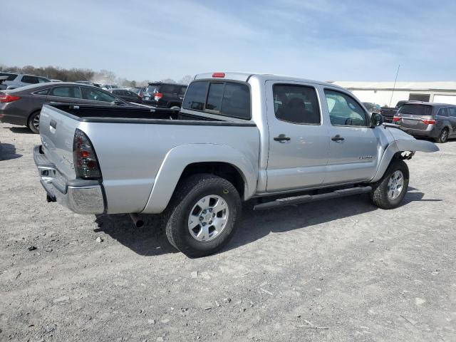 5TFJU4GN0DX046913 - 2013 TOYOTA TACOMA DOUBLE CAB PRERUNNER SILVER photo 3