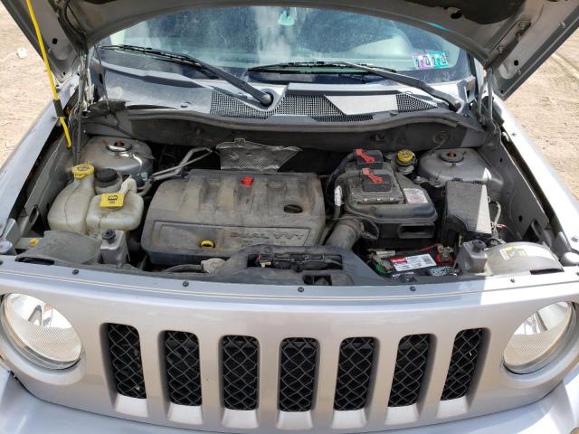 1C4NJRFB6FD292433 - 2015 JEEP PATRIOT LATITUDE SILVER photo 11