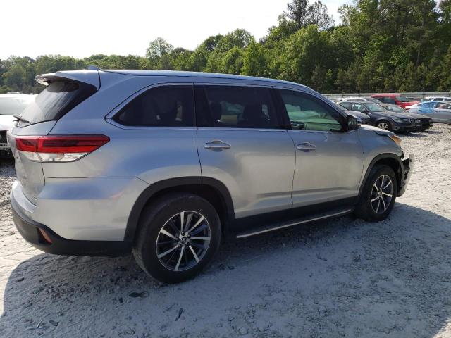 5TDKZRFH0KS571889 - 2019 TOYOTA HIGHLANDER SE GRAY photo 3