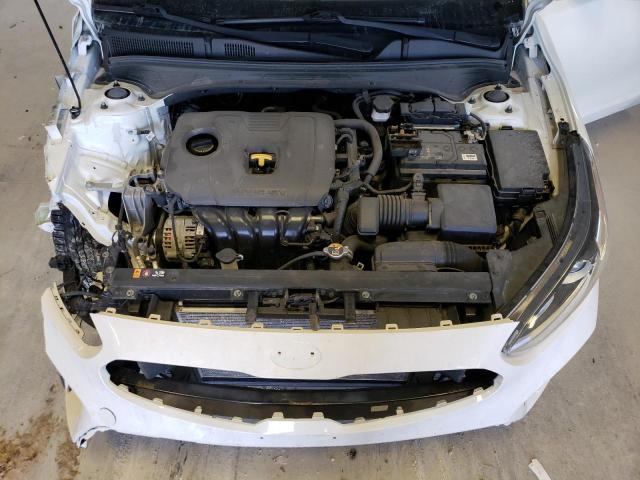 3KPF24AD2ME269126 - 2021 KIA FORTE FE WHITE photo 11