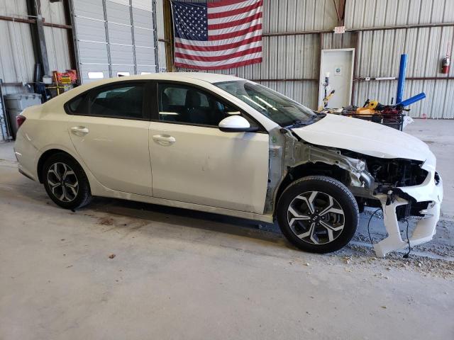 3KPF24AD2ME269126 - 2021 KIA FORTE FE WHITE photo 4