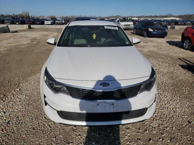 5XXGT4L34JG196236 - 2018 KIA OPTIMA LX WHITE photo 5