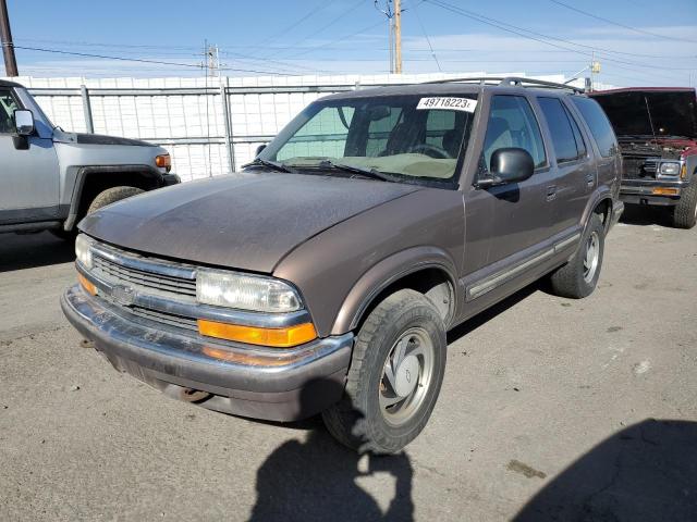 1GNDT13W6W2114605 - 1998 CHEVROLET BLAZER GOLD photo 1