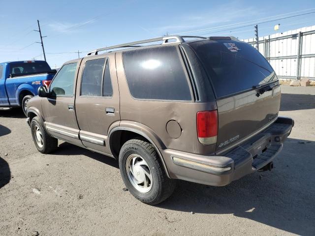 1GNDT13W6W2114605 - 1998 CHEVROLET BLAZER GOLD photo 2