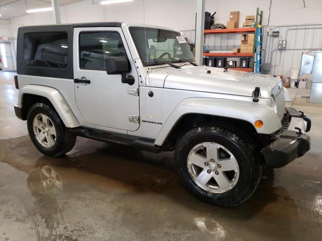 1J8FA54168L566285 - 2008 JEEP WRANGLER SAHARA SILVER photo 4