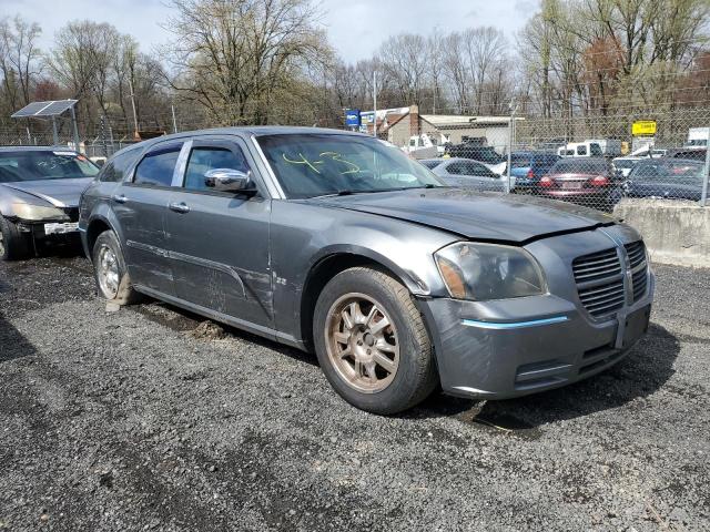 2D4FV48T05H513224 - 2005 DODGE MAGNUM SE GRAY photo 4