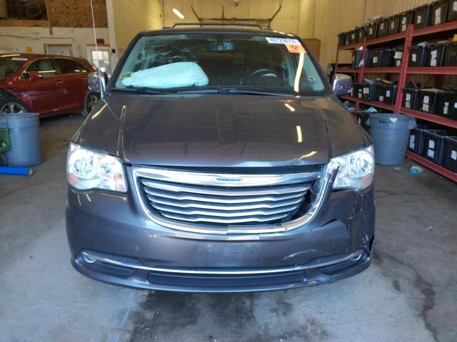 2C4RC1JG2GR208929 - 2016 CHRYSLER TOWN & COU LIMITED GRAY photo 5