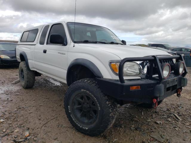 5TEWN72N61Z725875 - 2001 TOYOTA TACOMA XTRACAB WHITE photo 4