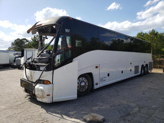 2M93JMPA94W062393 - 2004 MOTOR COACH INDUSTRIES TRANSIT BU WHITE photo 2