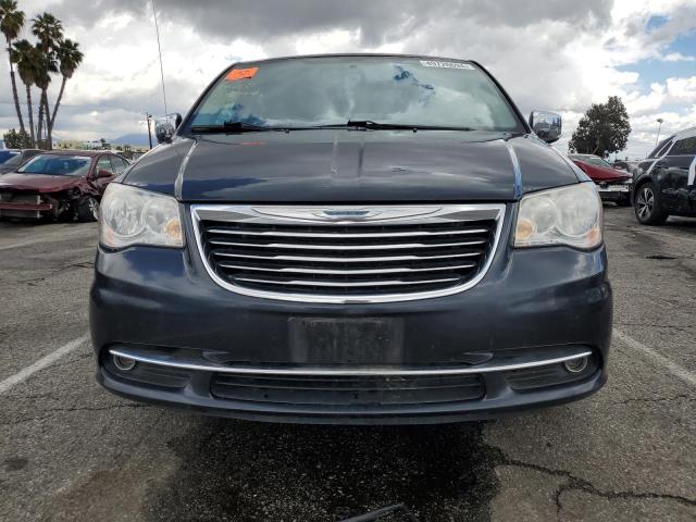2C4RC1CG4DR805881 - 2013 CHRYSLER TOWN & COU TOURING L BLUE photo 5