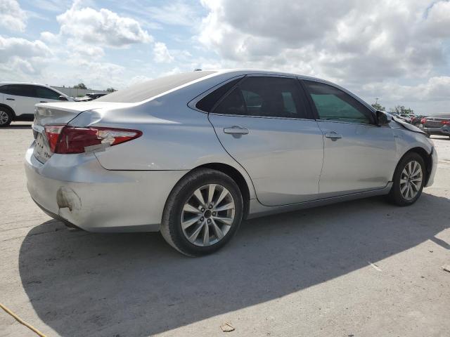 4T1BD1FK2FU173589 - 2015 TOYOTA CAMRY HYBRID SILVER photo 3