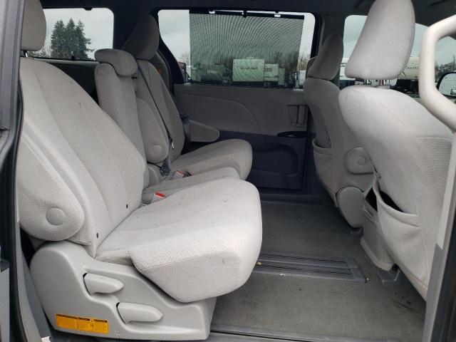 5TDKK3DC9CS211997 - 2012 TOYOTA SIENNA LE GRAY photo 10