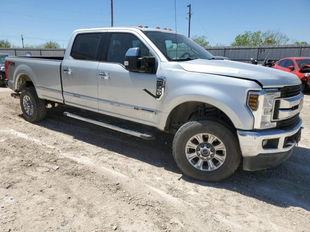 1FT8W3BTXKEG40555 - 2019 FORD F350 SUPER DUTY SILVER photo 4