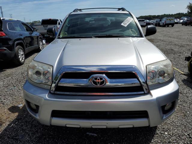 JTEBU14R468068707 - 2006 TOYOTA 4RUNNER SR5 SILVER photo 5