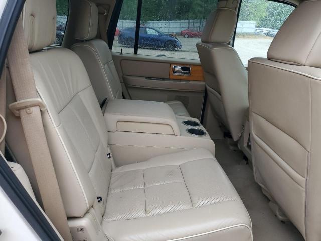 5LMFU27577LJ22206 - 2007 LINCOLN NAVIGATOR თეთრი ფოტო 10