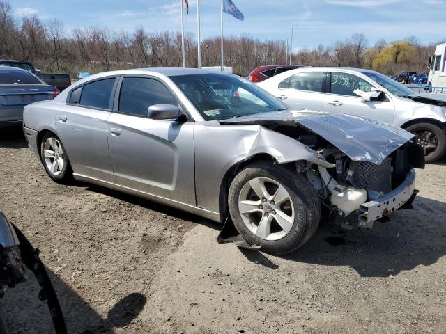 2C3CDXBG8DH625224 - 2013 DODGE CHARGER SE SILVER photo 4