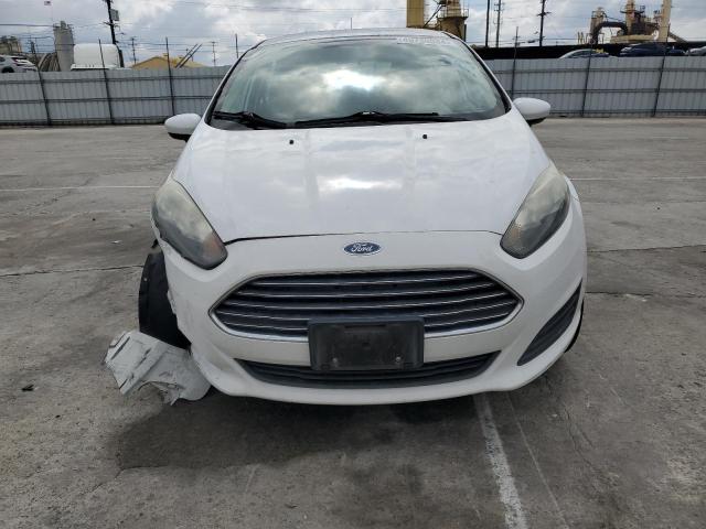 3FADP4TJ3FM195791 - 2015 FORD FIESTA S WHITE photo 5