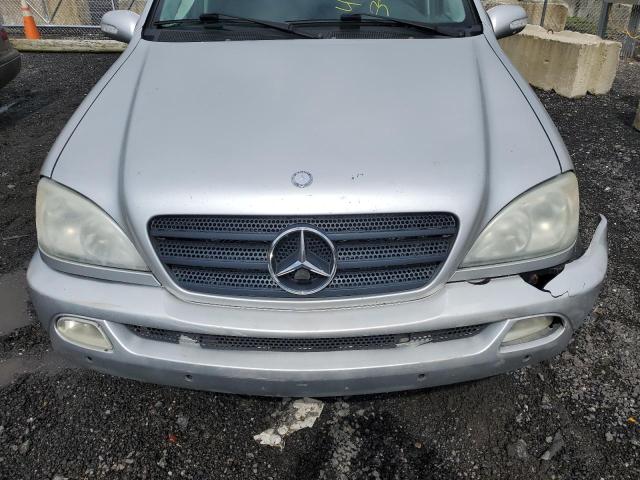 4JGAB54E03A394899 - 2003 MERCEDES-BENZ ML 320 SILVER photo 11