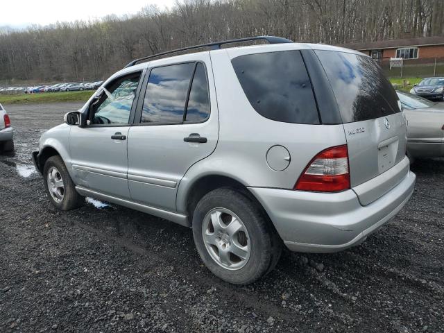 4JGAB54E03A394899 - 2003 MERCEDES-BENZ ML 320 SILVER photo 2