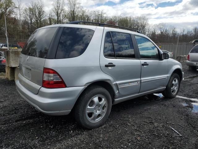 4JGAB54E03A394899 - 2003 MERCEDES-BENZ ML 320 SILVER photo 3