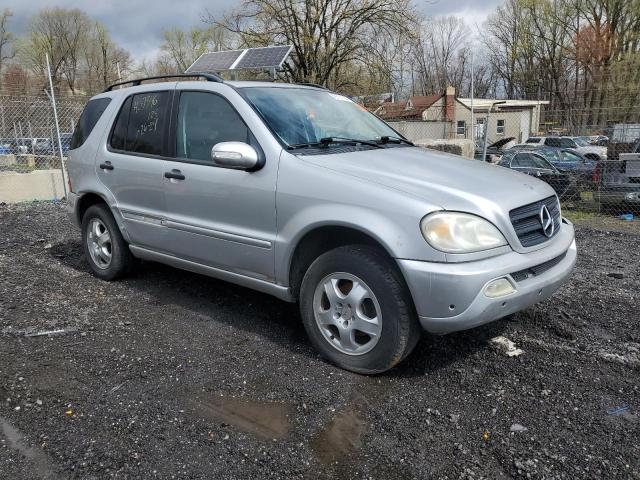 4JGAB54E03A394899 - 2003 MERCEDES-BENZ ML 320 SILVER photo 4