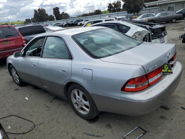 JT8BF28G910324620 - 2001 LEXUS ES 300 SILVER photo 2