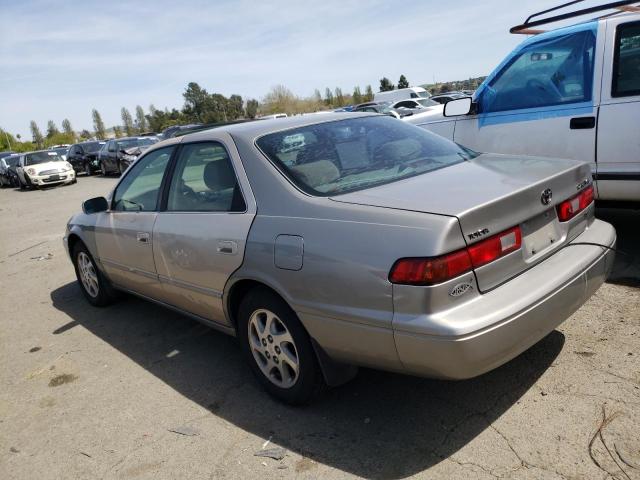 JT2BF28K2W0090570 - 1998 TOYOTA CAMRY LE TAN photo 2