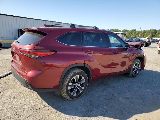 5TDGZRAH6NS124095 - 2022 TOYOTA HIGHLANDER XLE BURGUNDY photo 3