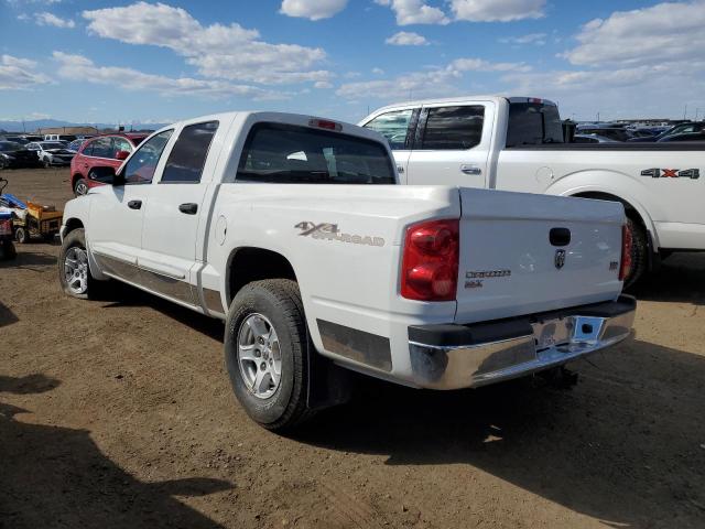 1D7HW48N95S298025 - 2005 DODGE DAKOTA QUAD SLT WHITE photo 2