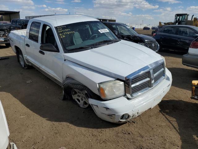 1D7HW48N95S298025 - 2005 DODGE DAKOTA QUAD SLT WHITE photo 4