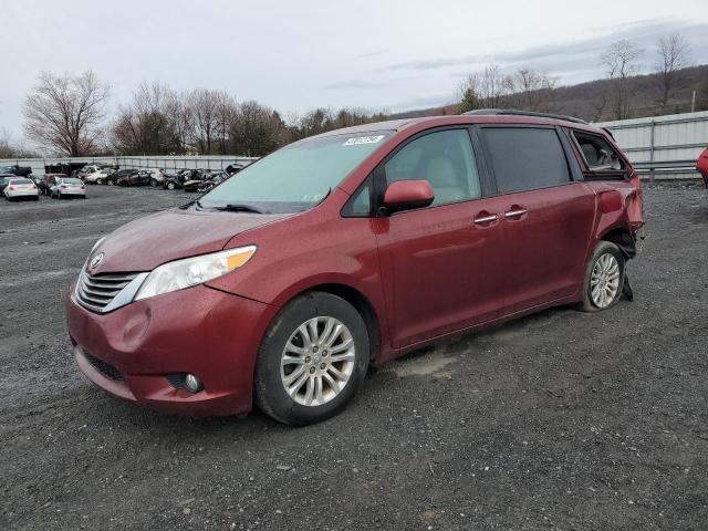 5TDYK3DC8BS030270 - 2011 TOYOTA SIENNA XLE BROWN photo 1