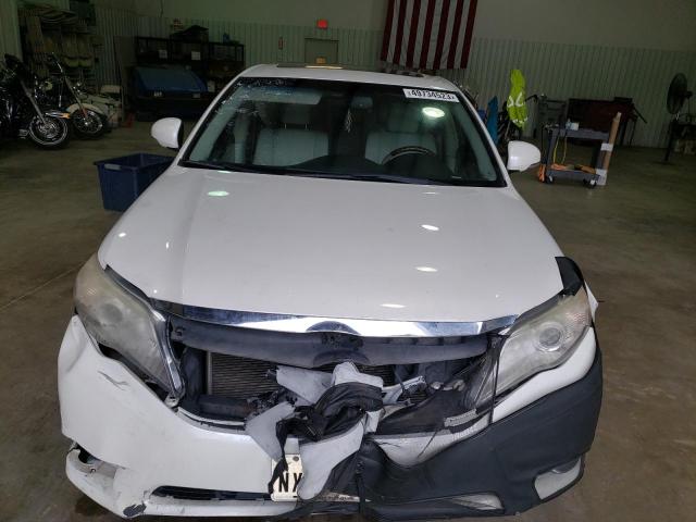 4T1BK3DB2BU382104 - 2011 TOYOTA AVALON BASE WHITE photo 5