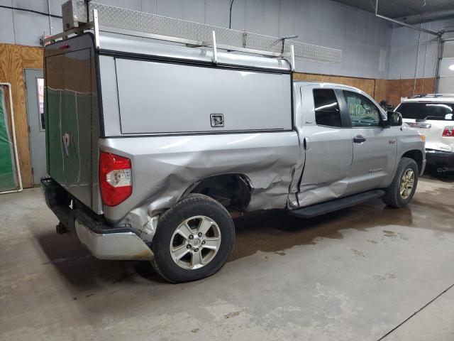 5TFUW5F18HX662053 - 2017 TOYOTA TUNDRA DOUBLE CAB SR/SR5 SILVER photo 3