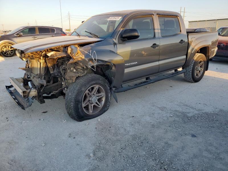 5TFJU4GN1DX039775 - 2013 TOYOTA TACOMA DOUBLE CAB PRERUNNER GRAY photo 1