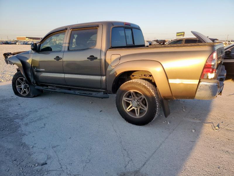 5TFJU4GN1DX039775 - 2013 TOYOTA TACOMA DOUBLE CAB PRERUNNER GRAY photo 2