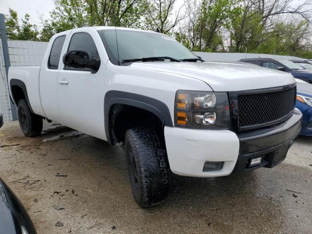 2GCEK19J881108688 - 2008 CHEVROLET SILVERADO K1500 WHITE photo 4