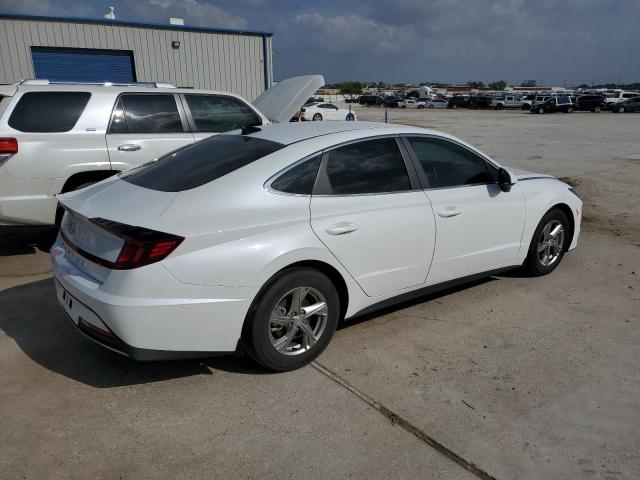 5NPEG4JA5NH145545 - 2022 HYUNDAI SONATA SE WHITE photo 3