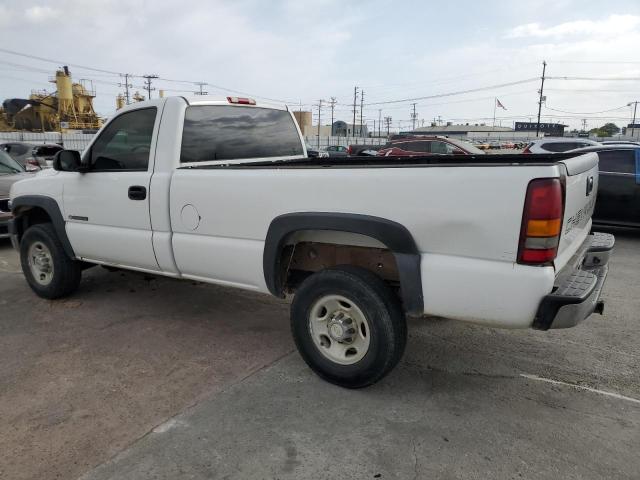 1GCHC24U62Z261473 - 2002 CHEVROLET silverado C2500 HEAVY DUTY WHITE photo 2