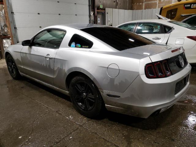 1ZVBP8AM1E5251072 - 2014 FORD MUSTANG SILVER photo 2