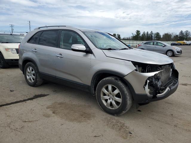 5XYKT3A68CG307905 - 2012 KIA SORENTO BASE SILVER photo 4