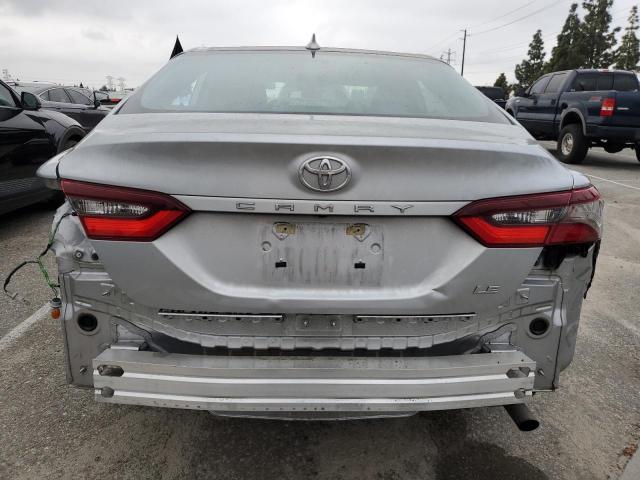 4T1C11AK9MU592928 - 2021 TOYOTA CAMRY LE SILVER photo 6