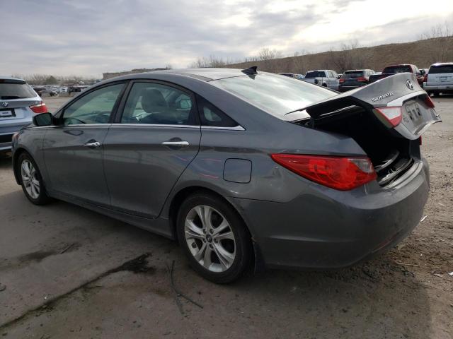 5NPEC4AC6DH694845 - 2013 HYUNDAI SONATA SE GRAY photo 2