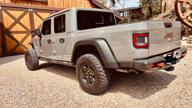 1C6JJTEG2ML528241 - 2021 JEEP GLADIATOR MOJAVE GRAY photo 3