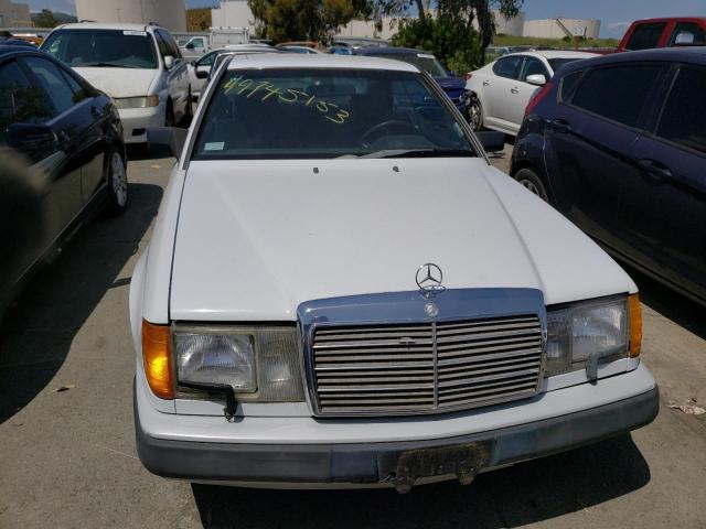 WDBEA50E2KA994920 - 1989 MERCEDES-BENZ 300 CE WHITE photo 5