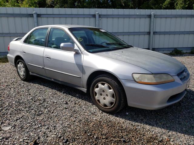 1HGCG5649YA030976 - 2000 HONDA ACCORD LX SILVER photo 4