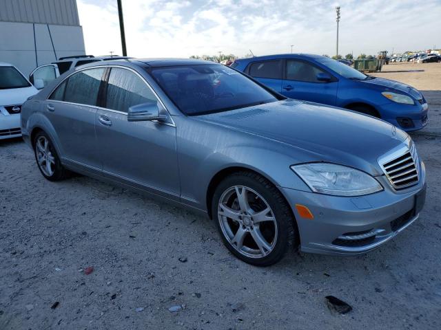 WDDNG9EB8DA524602 - 2013 MERCEDES-BENZ S 550 4MATIC SILVER photo 4