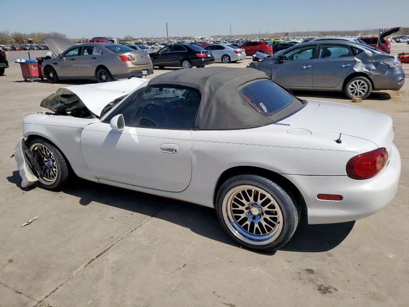 JM1NB353X10205041 - 2001 MAZDA MX-5 MIATA BASE WHITE photo 2