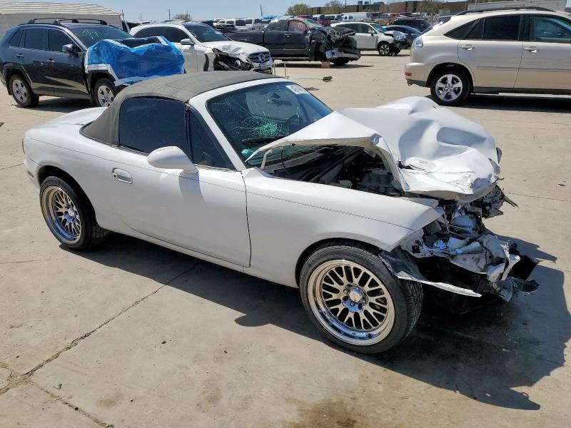 JM1NB353X10205041 - 2001 MAZDA MX-5 MIATA BASE WHITE photo 4