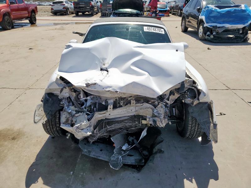 JM1NB353X10205041 - 2001 MAZDA MX-5 MIATA BASE WHITE photo 5