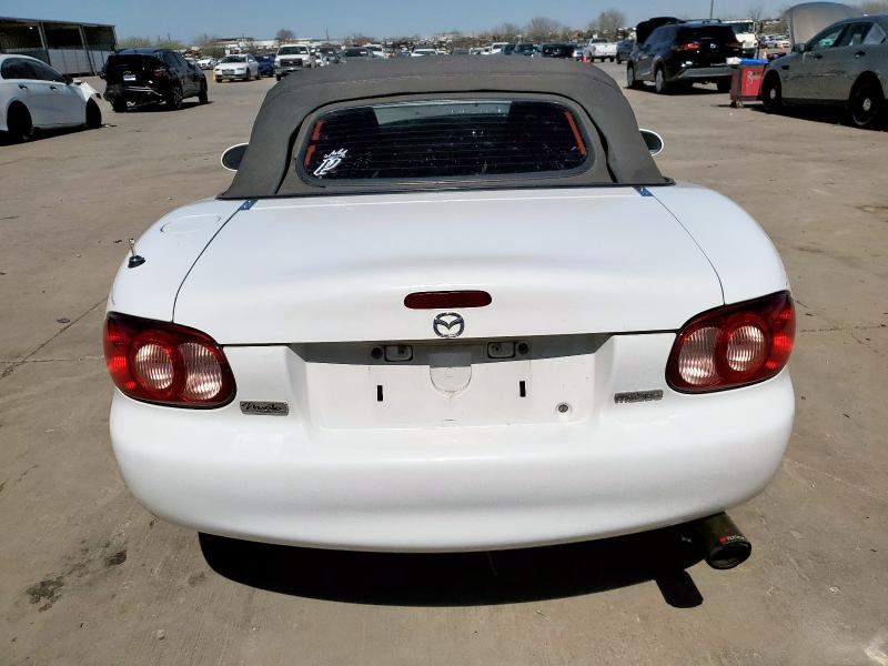 JM1NB353X10205041 - 2001 MAZDA MX-5 MIATA BASE WHITE photo 6